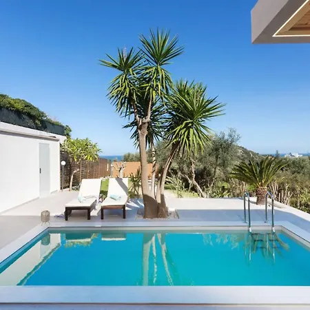 Olive Garden - Private Heated Pool Vacation *