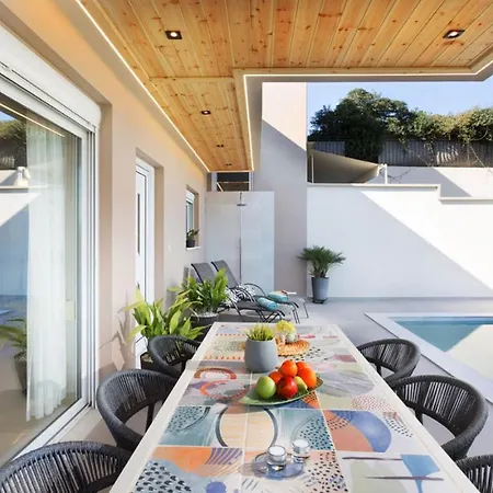 Olive Garden - Private Heated Pool Vacation *