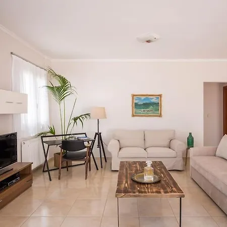 Olive Garden - Private Heated Pool Vacation Holiday home *