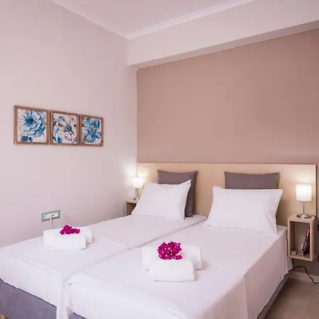Olive Garden - Private Heated Pool Vacation Holiday home