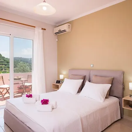 Olive Garden - Private Heated Pool Vacation Holiday home *